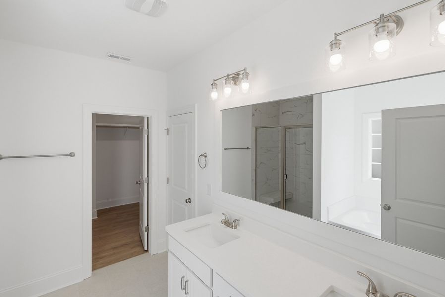 Furnished interior view inside a new home in Sidbury Landing, Wilmington (Image 9).