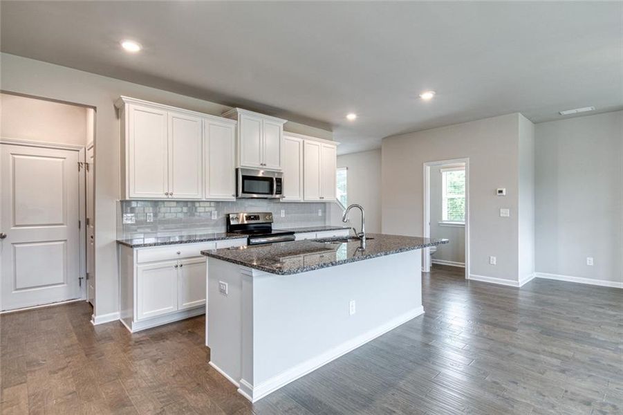 Furnished interior view inside a new home in Alcovy Village, Lawrenceville (Image 5).