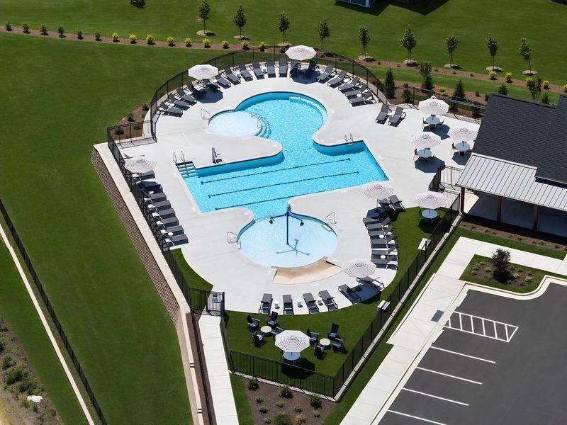 Community amenities in Silverstone, Knightdale (Image 22).