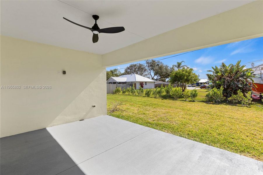 Exterior details and patio area of a home in , Port St. Lucie (Image 19).