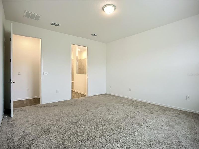Spacious, unfurnished interior of a new home in , Parrish (Image 19).