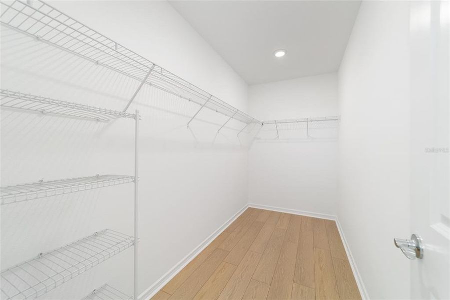 Spacious, unfurnished interior of a new home in , Ocala (Image 21).