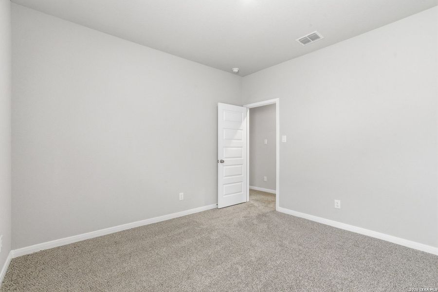 Spacious, unfurnished interior of a new home in Dauer Ranch, New Braunfels (Image 21). Spacious, unfurnished interior of a new home in Dauer Ranch, New Braunfels (Image 21).