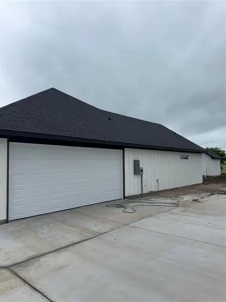 Exterior details and patio area of a home in , Muenster (Image 3).