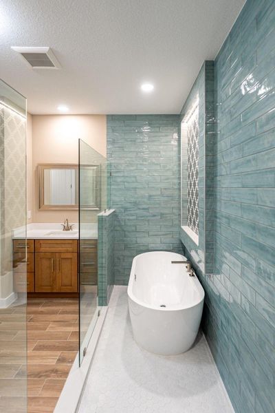 Furnished interior view inside a new home in , Fort Pierce (Image 13).