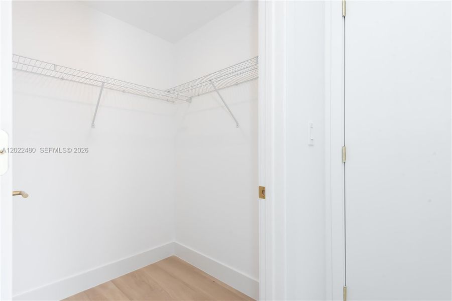 Spacious, unfurnished interior of a new home in , Miami (Image 15).