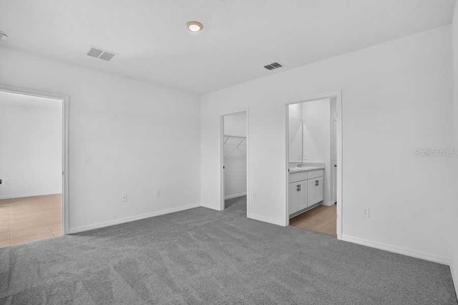 Spacious, unfurnished interior of a new home in Firethorn, Parrish (Image 21).