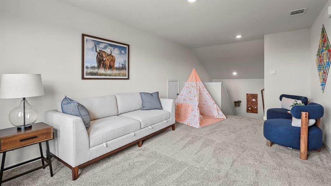 Furnished interior view inside a new home in Stonewyck Farms, Ennis (Image 24). Furnished interior view inside a new home in Stonewyck Farms, Ennis (Image 24).