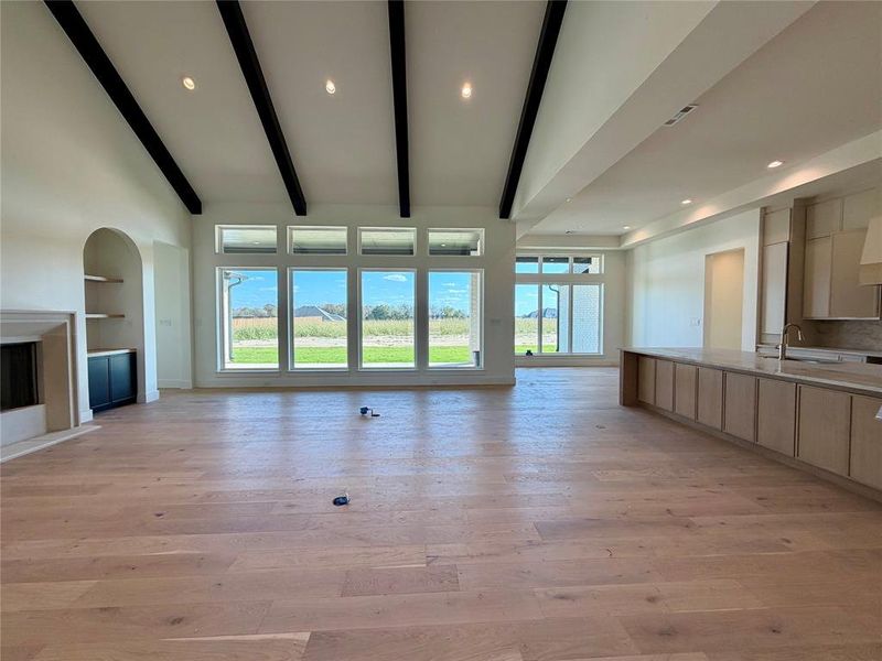 Spacious, unfurnished interior of a new home in , Waxahachie (Image 6).