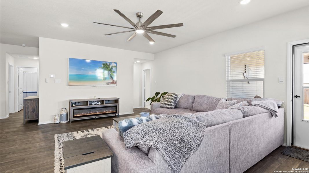Furnished interior view inside a new home in Arroyo Ranch, Seguin (Image 15).