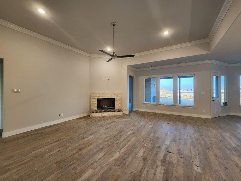 Spacious, unfurnished interior of a new home in Rocky Top, Krum (Image 10).