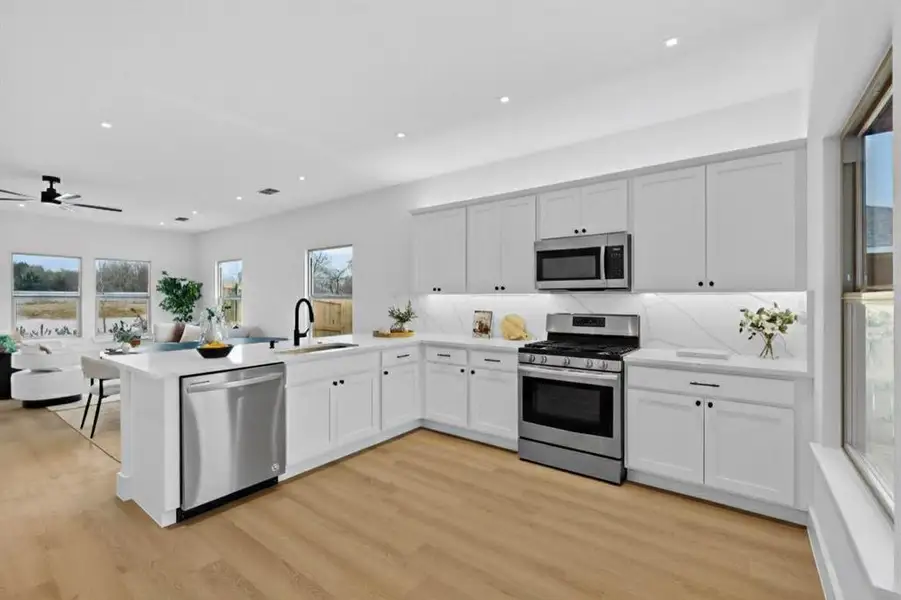 Furnished interior view inside a new home in , Dallas (Image 20).