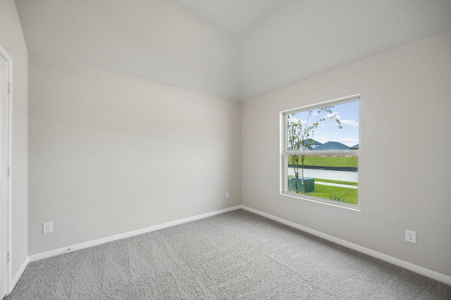 Spacious, unfurnished interior of a new home in Riviera Pines, Huffman (Image 27).