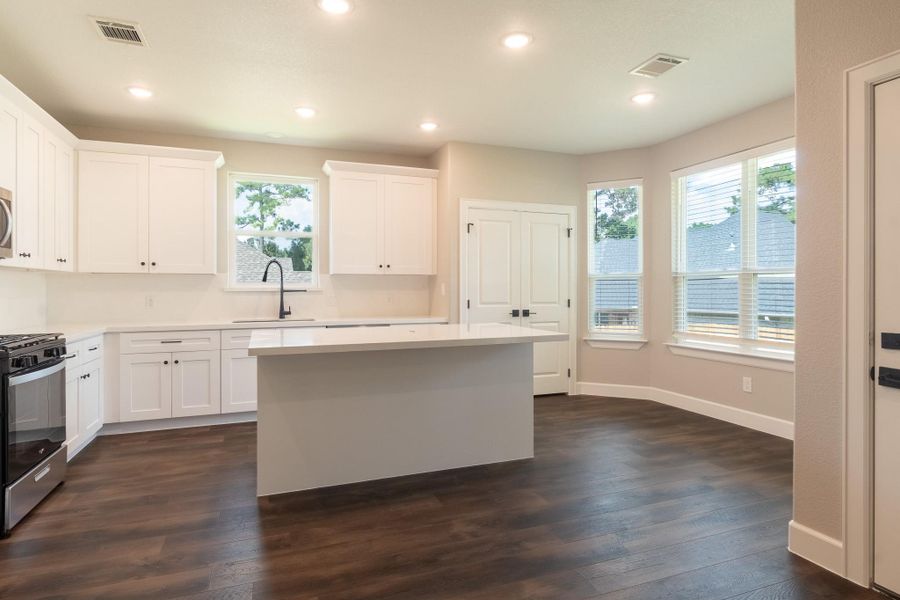 Furnished interior view inside a new home in , Huntsville (Image 6).