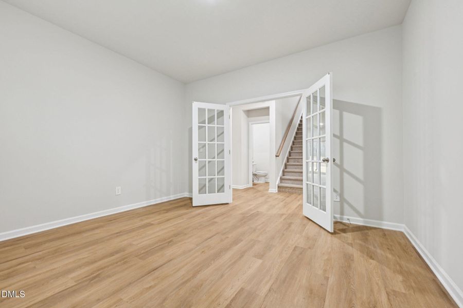 16-web-or-mls-Raleigh - Oak Manor - 536