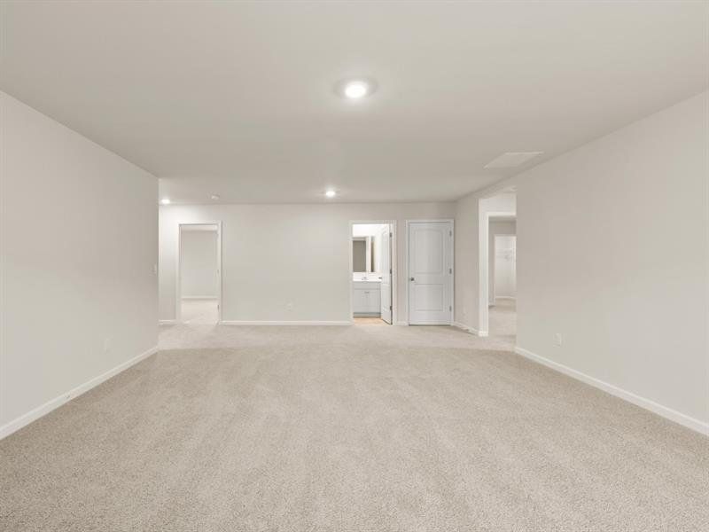 Spacious, unfurnished interior of a new home in Northwoods at Mirror Lake, Villa Rica (Image 28).