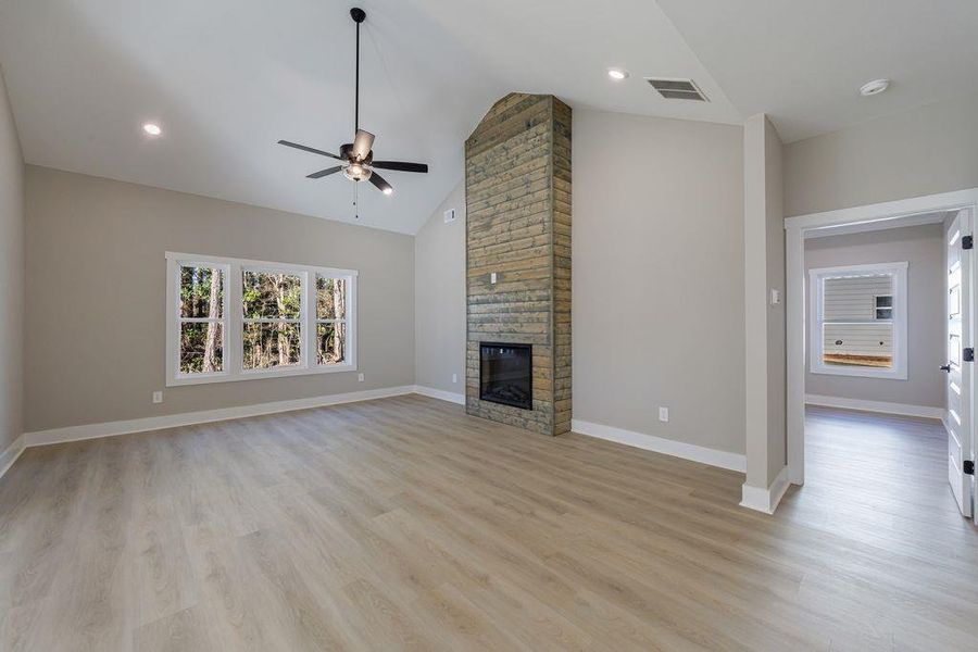 Spacious, unfurnished interior of a new home in , Carrollton (Image 31).