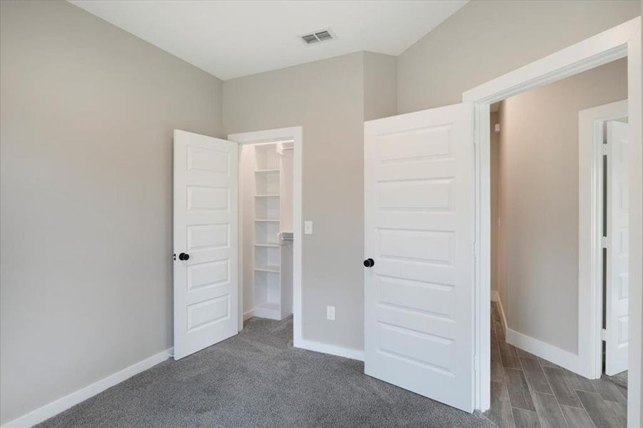 Spacious, unfurnished interior of a new home in , Lindale (Image 30).