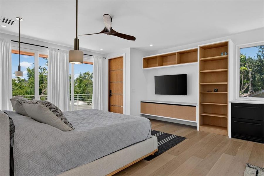 Furnished interior view inside a new home in , Sarasota (Image 60).