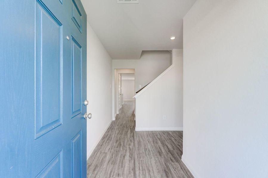 Spacious, unfurnished interior of a new home in Pirate's Cove Estates, Vidor (Image 19).