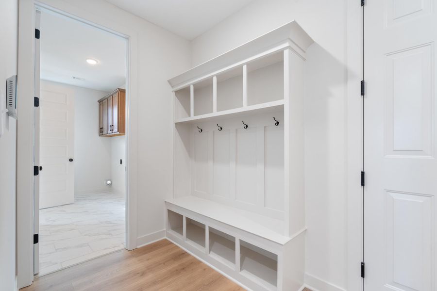 Image 26 of a home in White Oak.