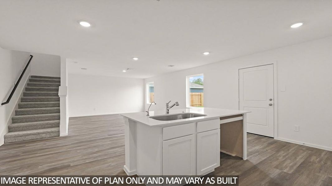 Furnished interior view inside a new home in Silverthorne, Conroe (Image 7).