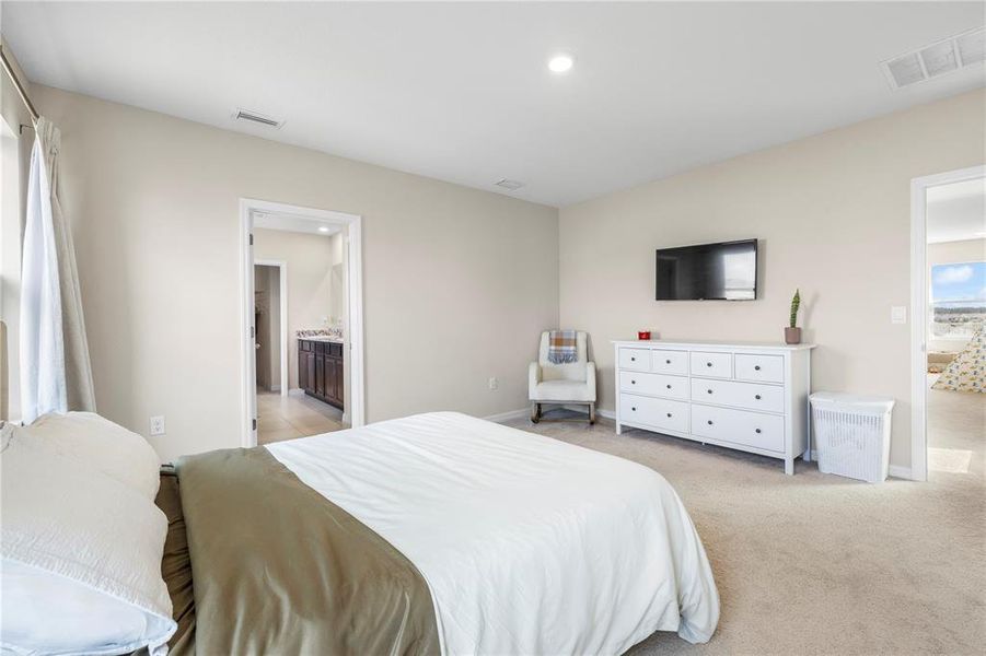 Furnished interior view inside a new home in , Wesley Chapel (Image 21).