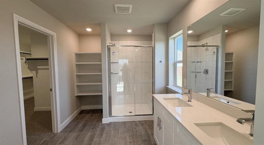 Furnished interior view inside a new home in Sandstone Estates, Granbury (Image 9). Furnished interior view inside a new home in Sandstone Estates, Granbury (Image 9).
