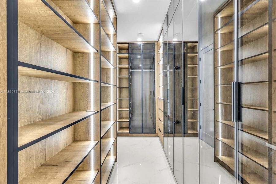 Image 34 of a home in .