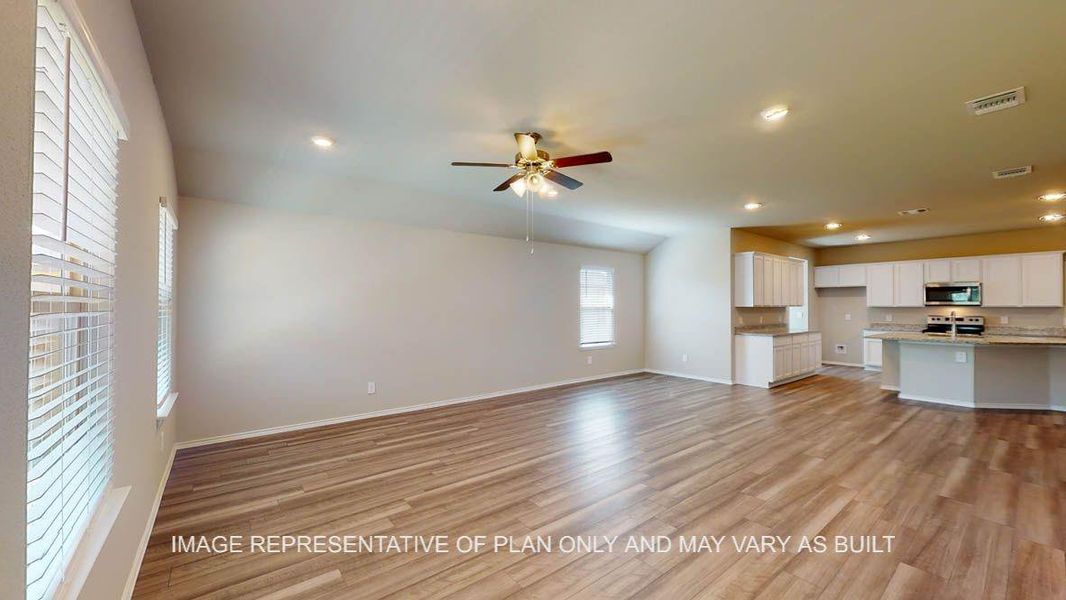 Spacious, unfurnished interior of a new home in Reserve at Mallard Lakes, Orange (Image 14).