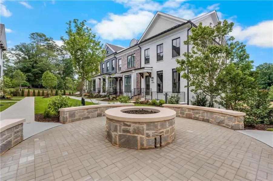 COMMUNITY FIRE PIT IS THE SPOT TO RELAX WITH YOUR NEIGBORS AND UNWIND FROM THE DAY