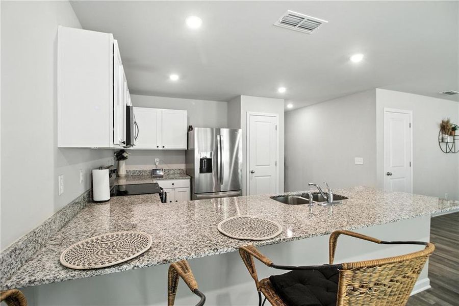 Furnished interior view inside a new home in , Dallas (Image 13).