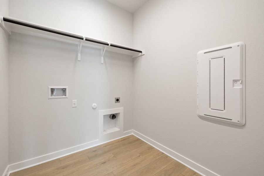 Spacious, unfurnished interior of a new home in Heritage, Dripping Springs (Image 43).