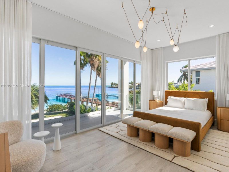 Furnished interior view inside a new home in , Marathon (Image 9).