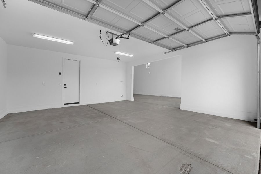 Spacious, unfurnished interior of a new home in Combs Ranch, San Tan Valley (Image 31).