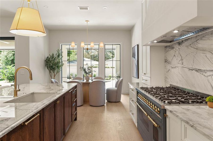Furnished interior view inside a new home in , Orlando (Image 42).