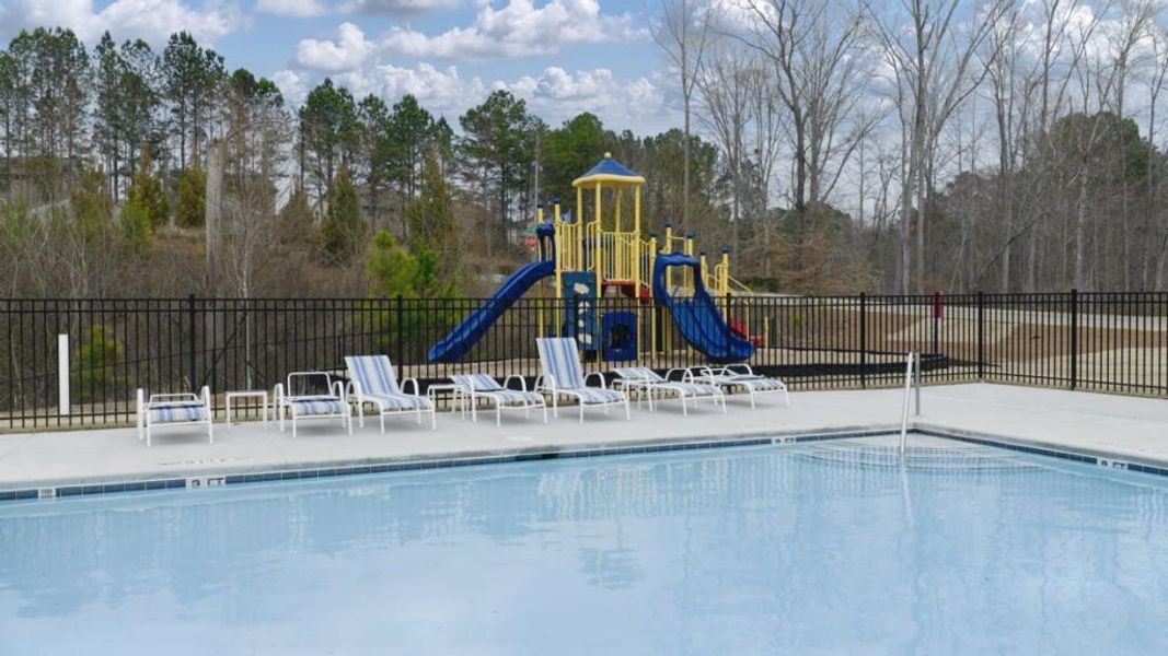 Community amenities in Aurora Creek, Dallas (Image 5).