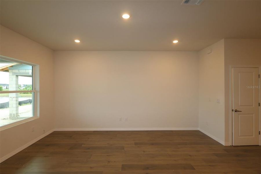Spacious, unfurnished interior of a new home in Persimmon Place – Garden Series, Wesley Chapel (Image 10).