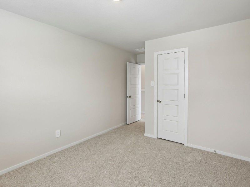 Spacious, unfurnished interior of a new home in Heights of Barbers Hill, Baytown (Image 40).