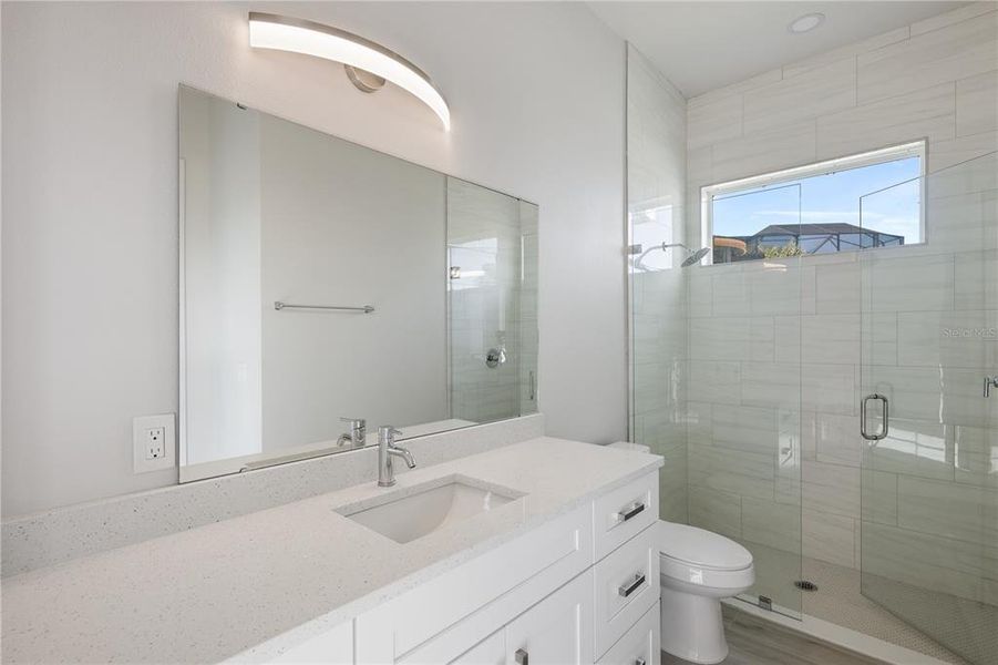 Furnished interior view inside a new home in , Lake Alfred (Image 10).