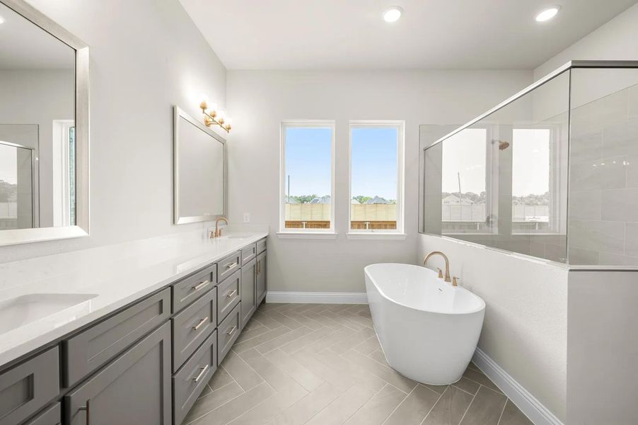 The Elliott Primary Bath