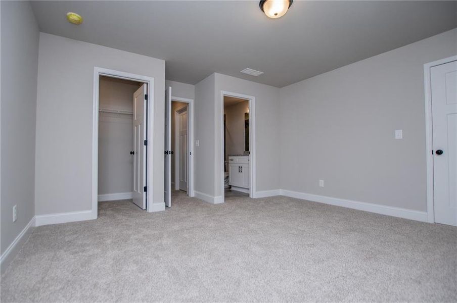 Spacious, unfurnished interior of a new home in , Douglasville (Image 24).