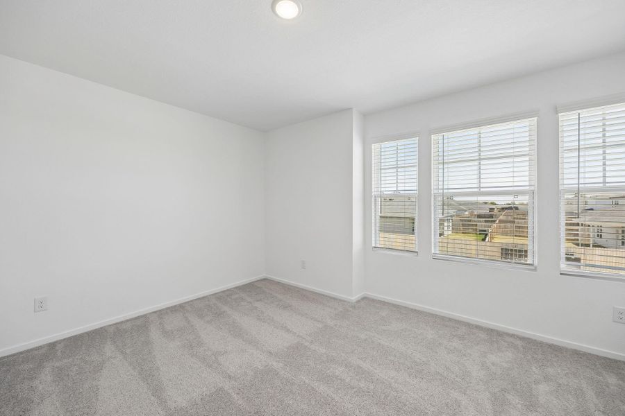 Spacious, unfurnished interior of a new home in Stokesbury, Waller (Image 18).