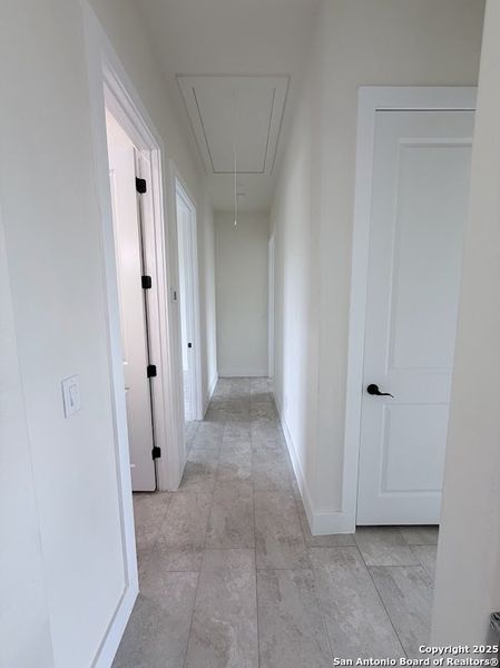 Spacious, unfurnished interior of a new home in , Floresville (Image 11).