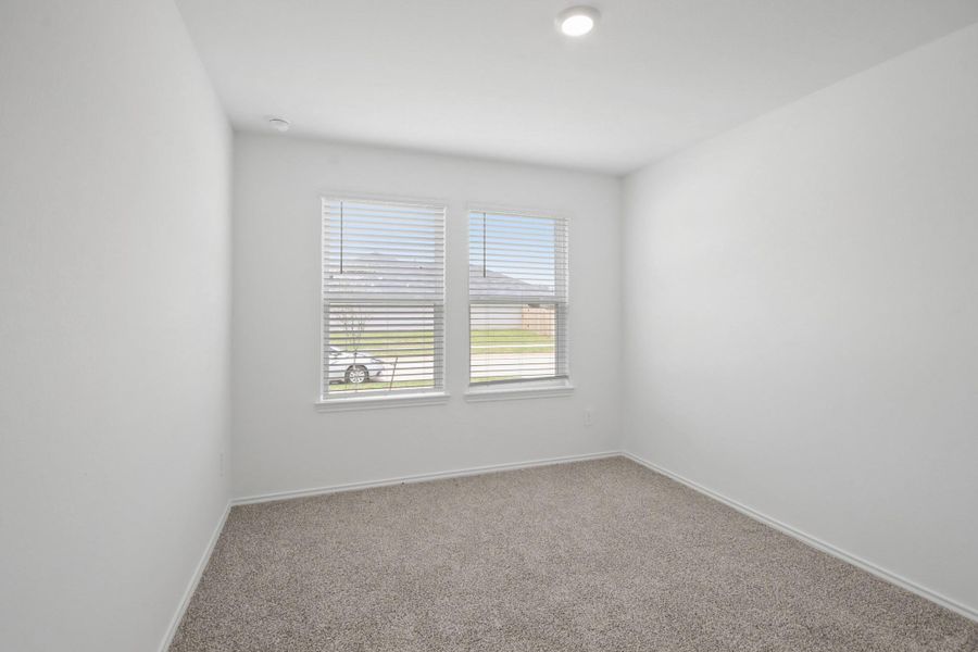 Spacious, unfurnished interior of a new home in Mill Creek, Magnolia (Image 9).