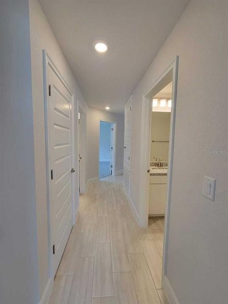 Spacious, unfurnished interior of a new home in , Ocala (Image 16).