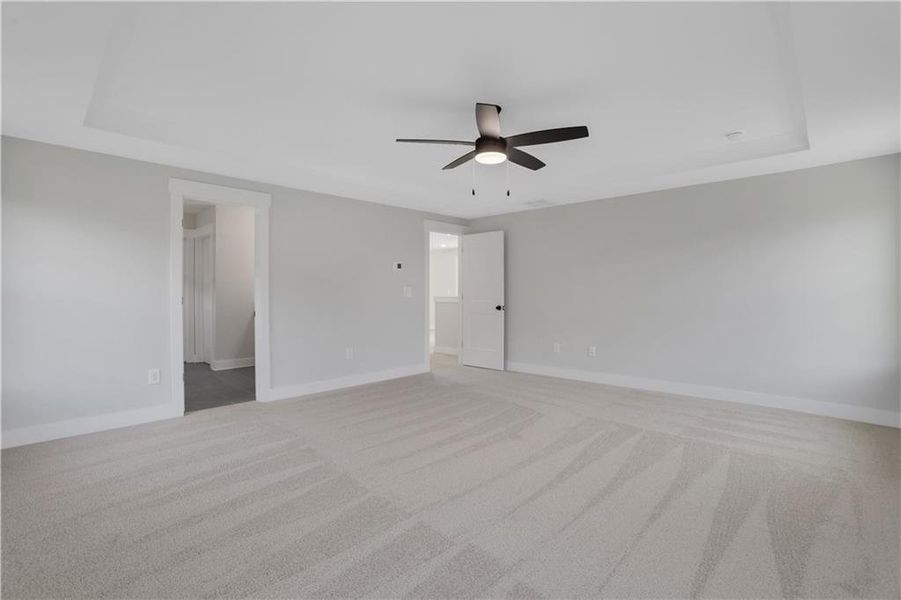 Spacious, unfurnished interior of a new home in Cambridge, Flowery Branch (Image 40). Spacious, unfurnished interior of a new home in Cambridge, Flowery Branch (Image 40).