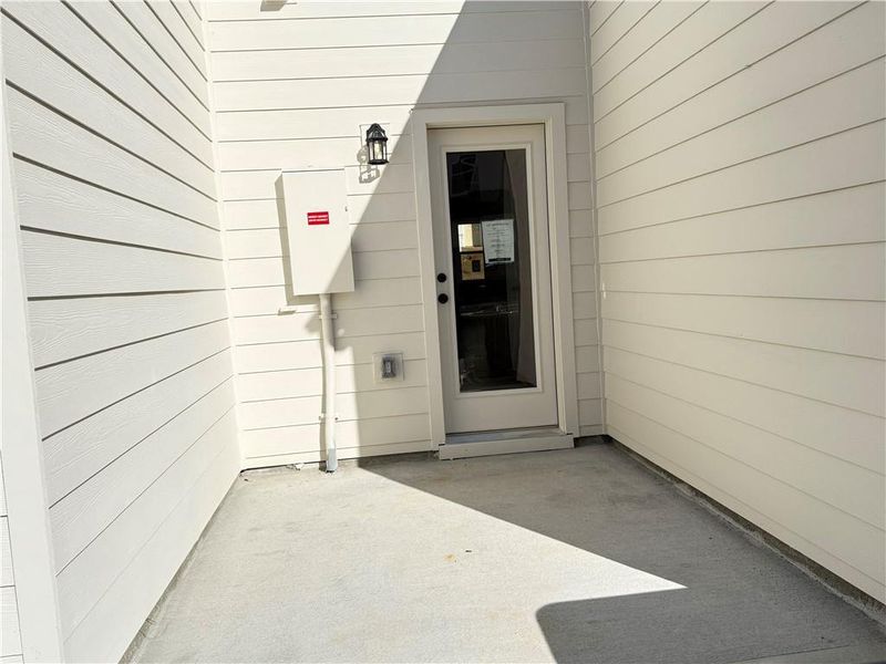 Exterior details and patio area of a home in Park Vue, Atlanta (Image 29).