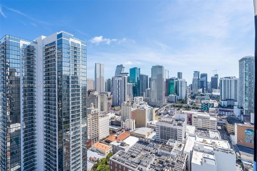 Condo located in Miami, FL showcasing its design and architecture (Image 3).