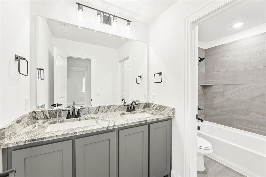 Furnished interior view inside a new home in Glenbrook, Red Oak (Image 15).